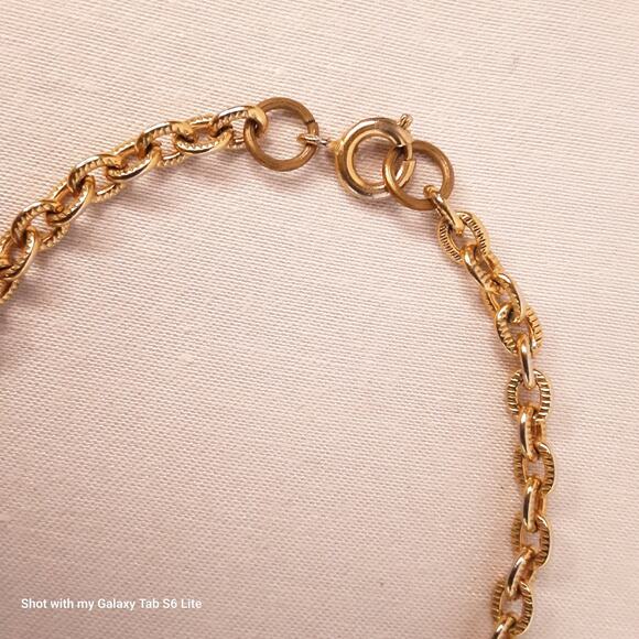 Filagree Scroll Locket Necklace And Gold Tone Textured Cable Chain - Picture 5 of 12